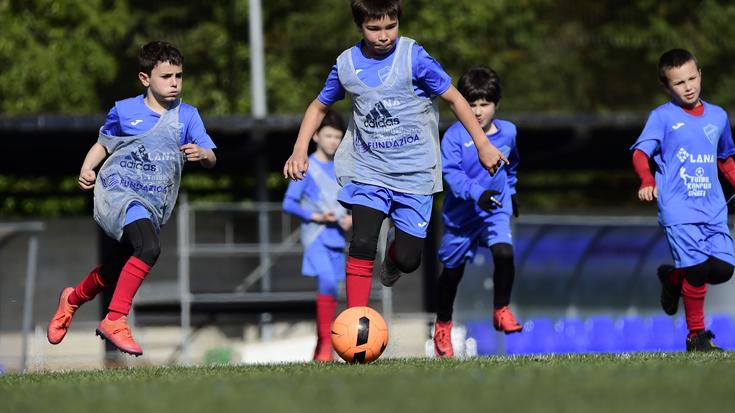 Aloña Mendiko IV. futbol kanpuseko izen emateak irekita