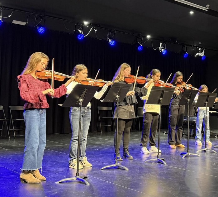 Arrasate Musikaleko biolin ikasleen saioa