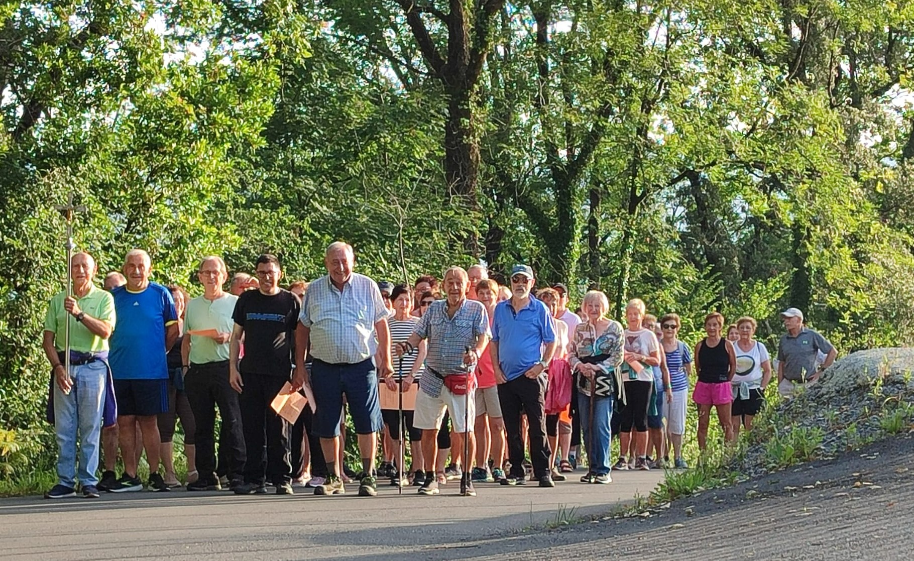 Ohiturari eutsiz, Letania errezatuz igoko dira San Martzialera, bihar