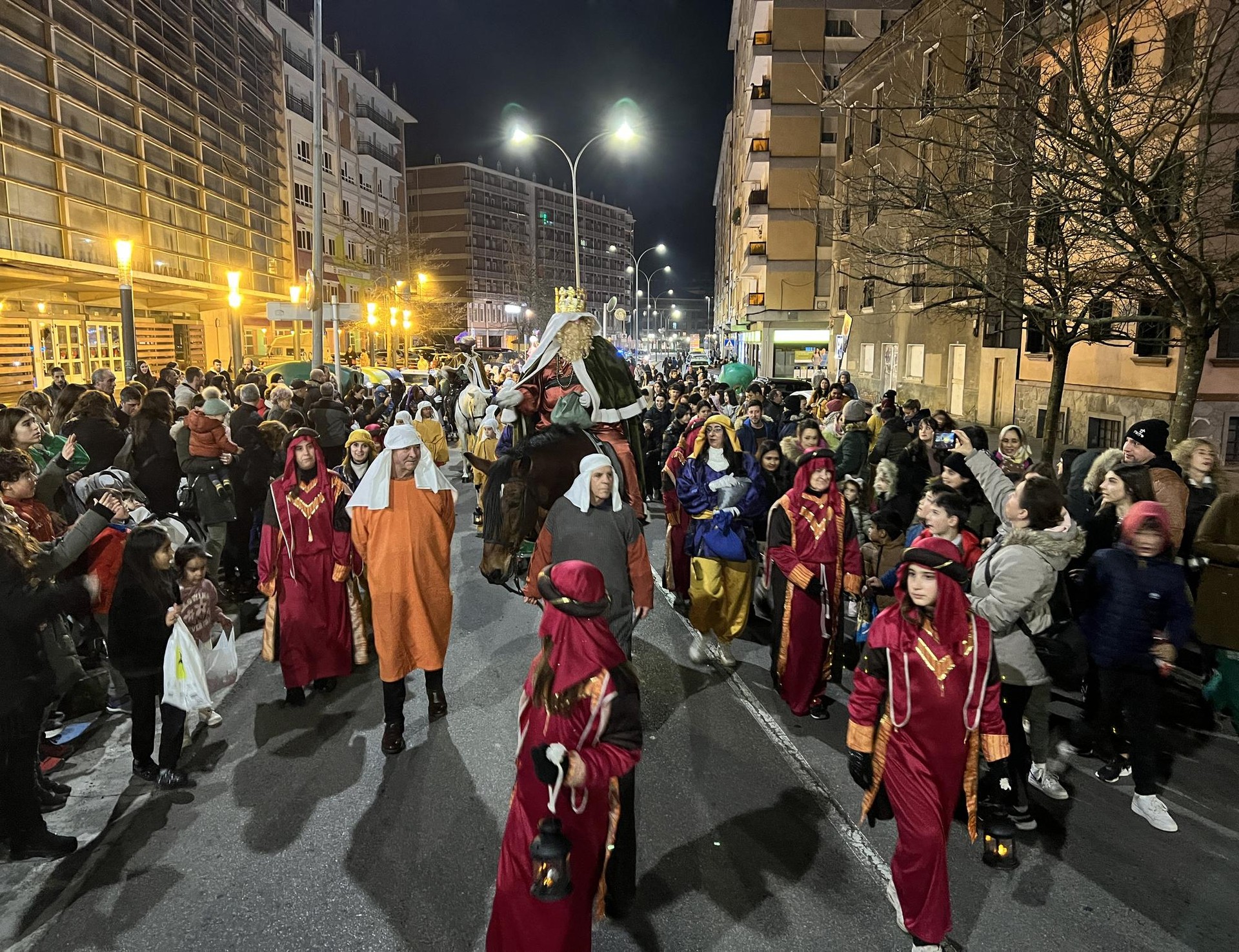 Arrasate Pasealekutik aterako dira Errege Magoak domekan