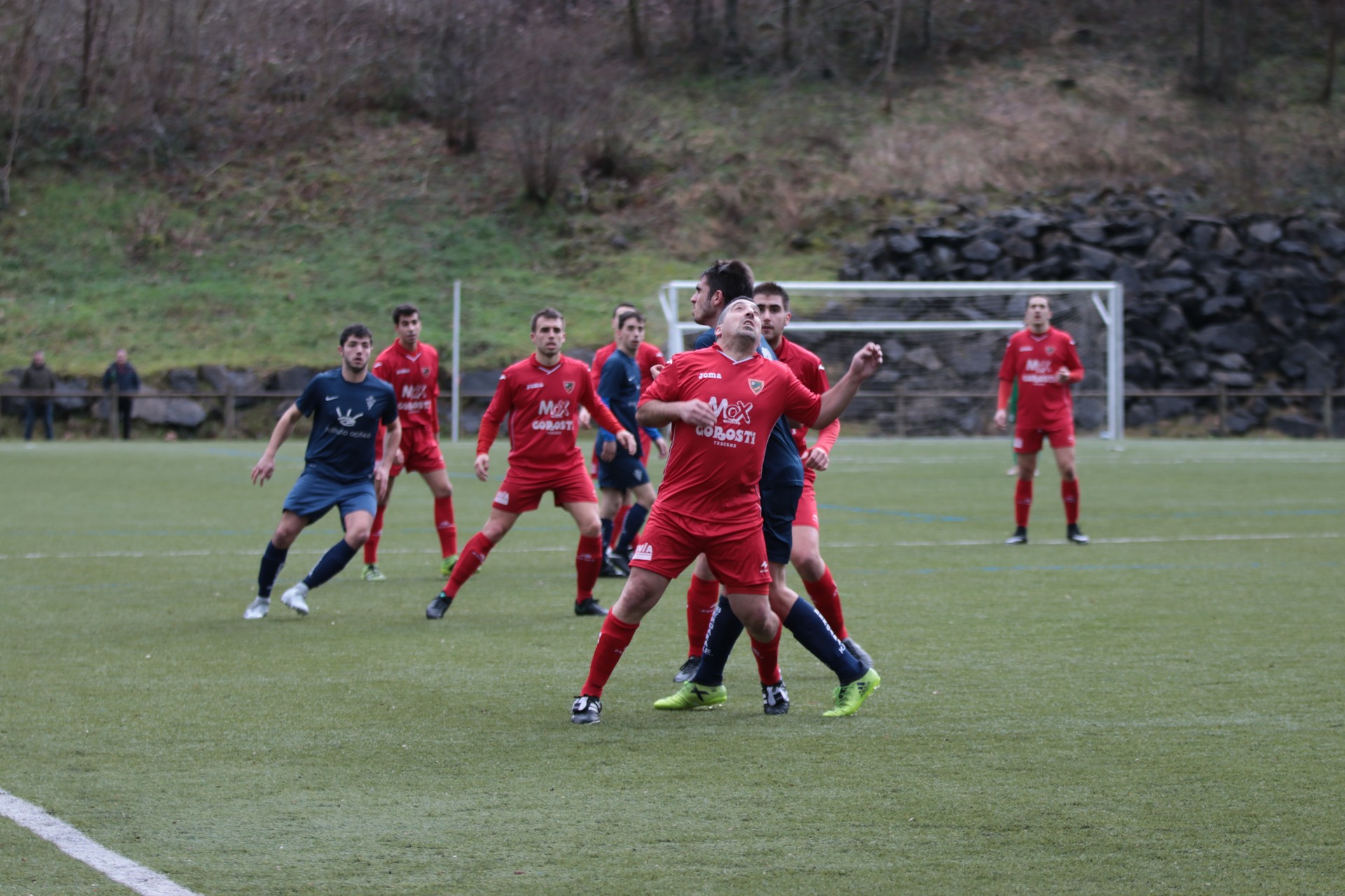 Derbi beroa jokatu dute Antzuolak eta Bergarak (2-0)