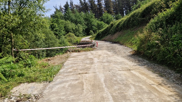 Altzeta baserrirako bidea konpontzeko lanak lizitaziora atera ditu Udalak