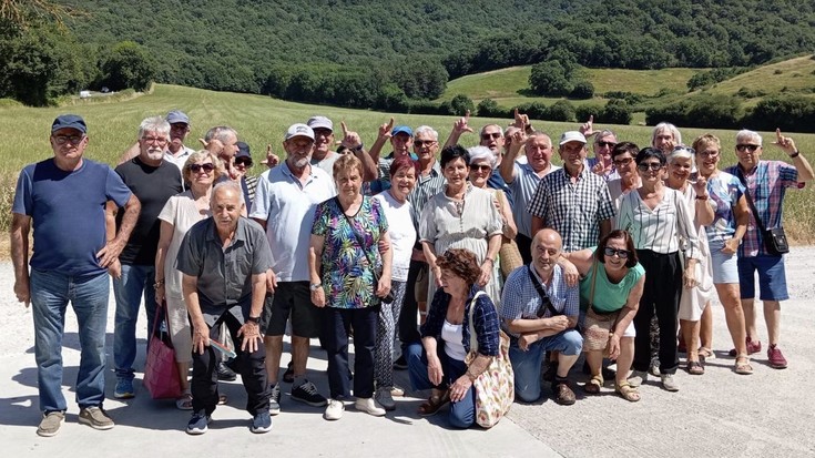 Xalbadorpek antolatuta, egun osoko txangoa Nafarroa aldera