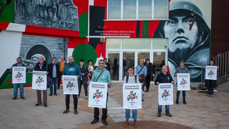 Europak Israelekin duen Elkartze Akordioa eteteko sinadura bilketa abiatu du Debagoieneko EH Bilduk