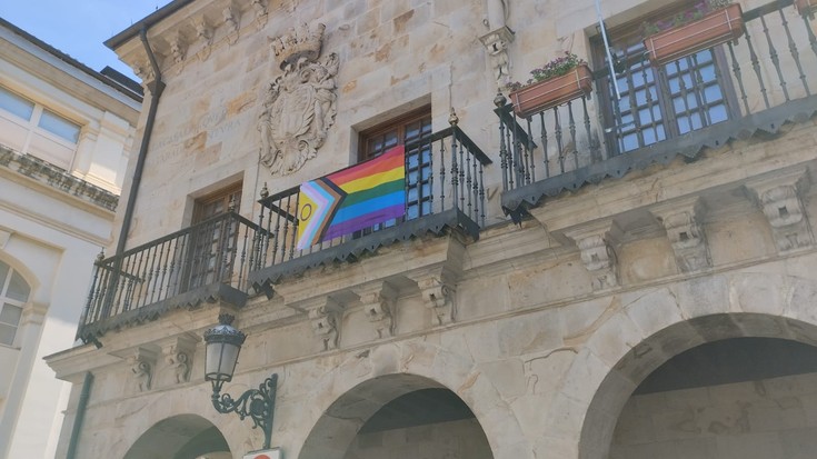 Harrotasunaren Egunerako adierazpen instituzionala, pertsona guztiak "askatasunez" bizitzeko