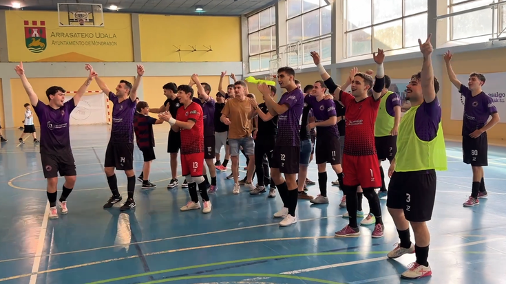 Mondratek hatz puntekin ukitu du igoera