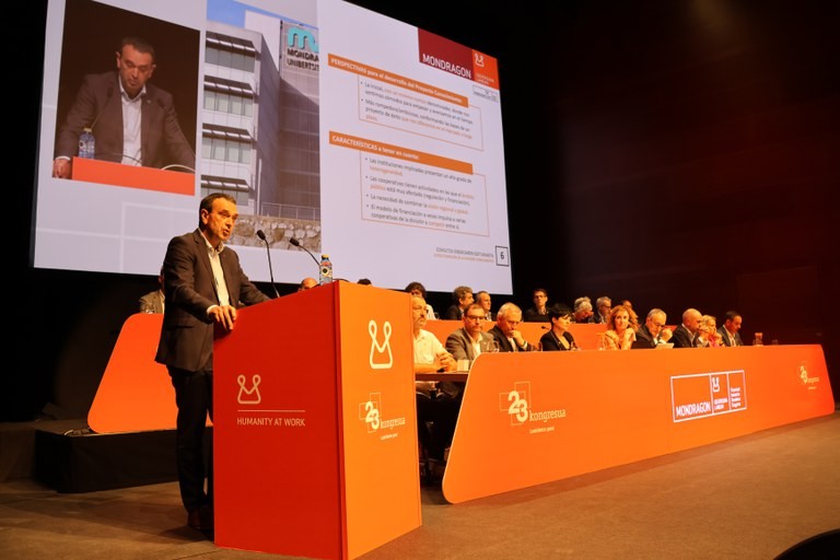 Mondragonek "balantze positiboa" egin eta aurrera begira jarraitzen du