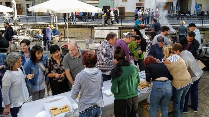 Ia 450 pintxo 'Oporrak bakean' egitasmoari laguntzeko