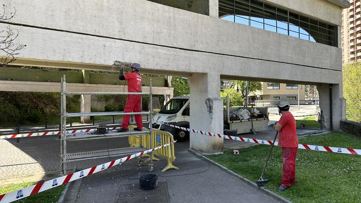 Union Cerrajerako arkua konpontzen hasi dira