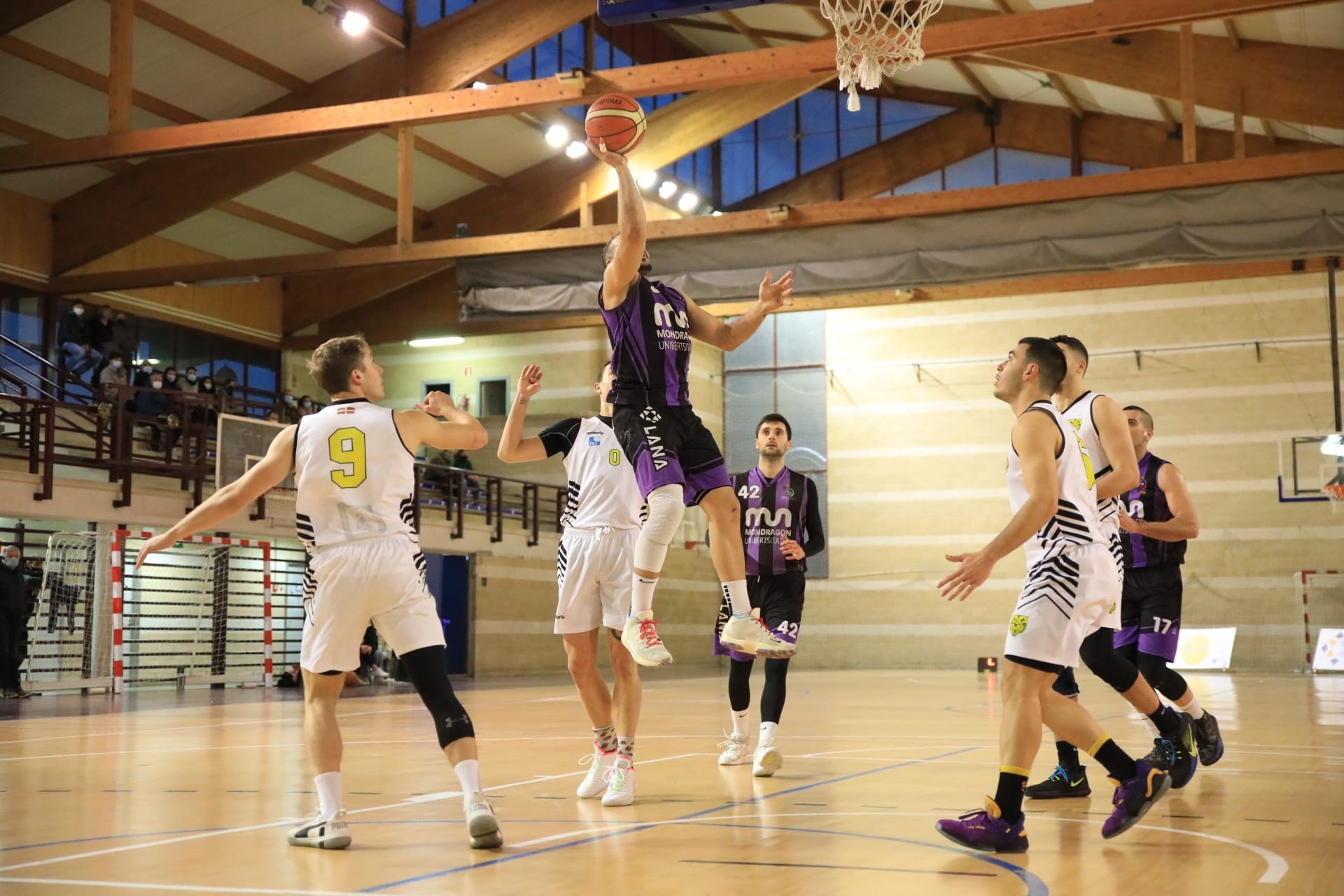 Mondragon Unibertsitateak Getxo jasoko du Iturripen domekan