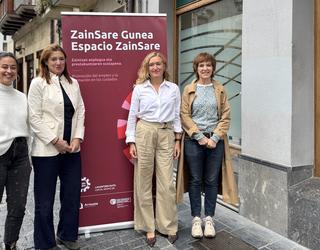 Zaintzako eta etxeko lanen esparruko indarkeriaz jarduteko saioa Arrasaten, Zainsare ekimenari esker