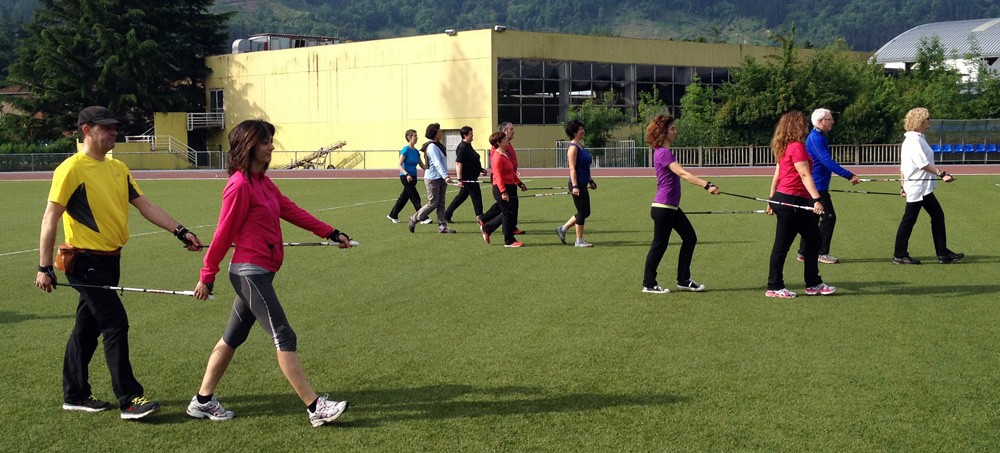 Nordic walking-a ezagutzeko beste aukera bat Arrasateko kiroldegian