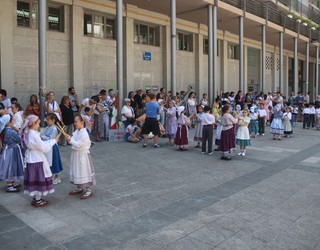 Arrasateko Haur Dantzarien Eguna argazkitan