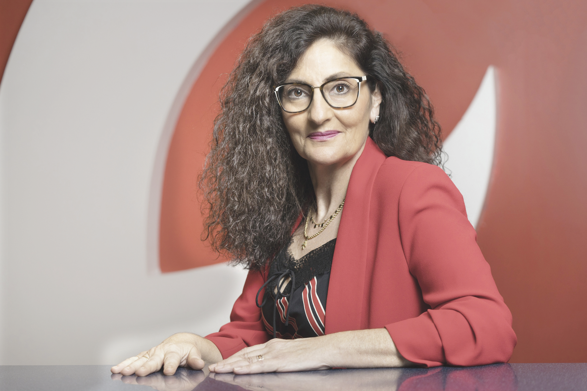 Rosa Carabel: "Kooperatiba izateak indartu egiten ditu EROSKIren balioak"