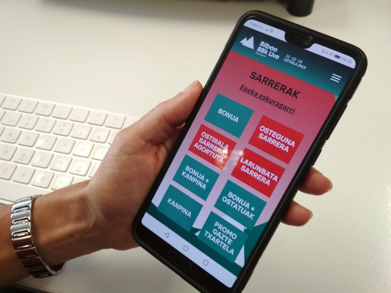 Abian da internet bidezko sarreren erosketetan iruzurra saihesteko kanpaina