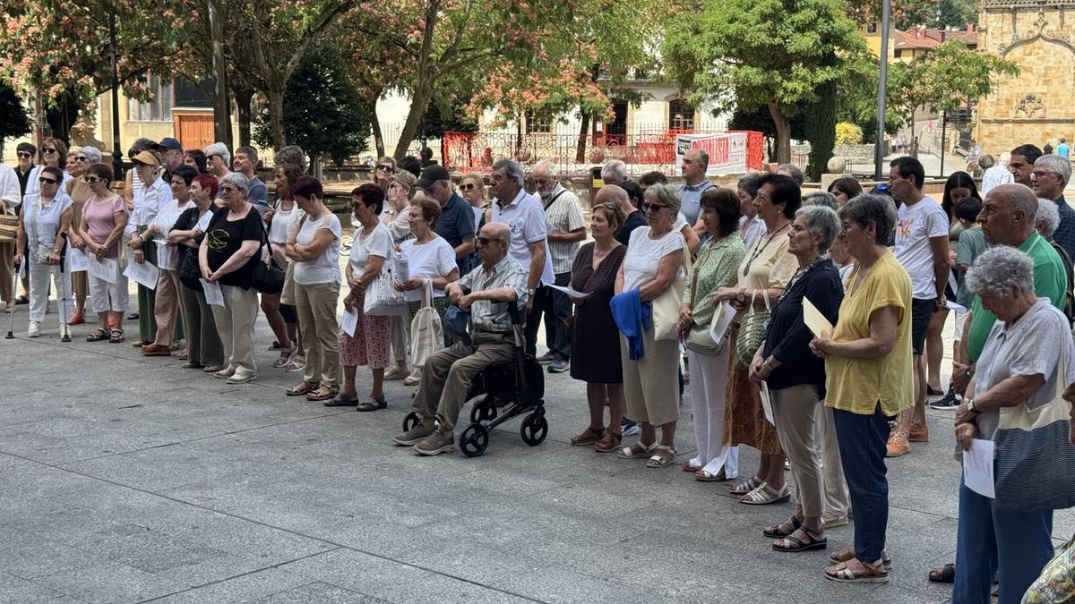 Pili Irazabali omenaldia, argazkitan