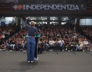 Ernairen IV. kongresu nazionalaren amaiera ekitaldia argazkitan