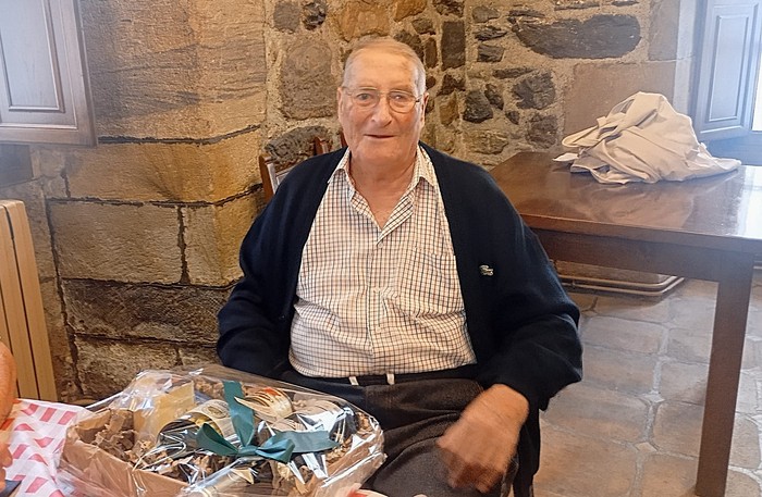 Azken agurra egin diote Juan Maria Makazaga 'Pequeño'-ri