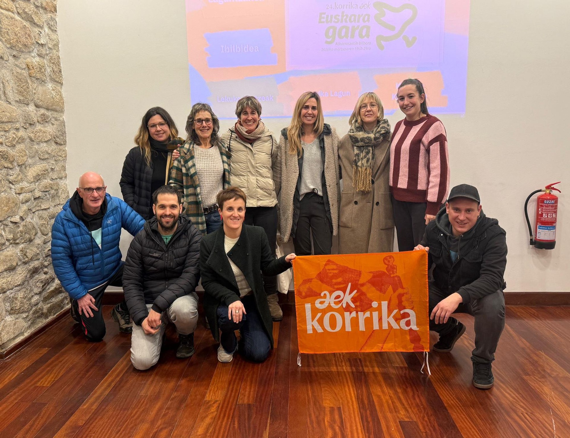 Antzuolako Korrika batzordea jarri da martxora begira