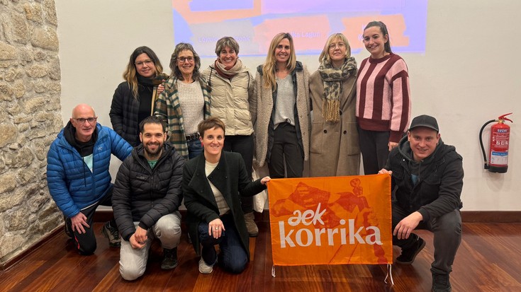Antzuolako Korrika batzordea jarri da martxora begira