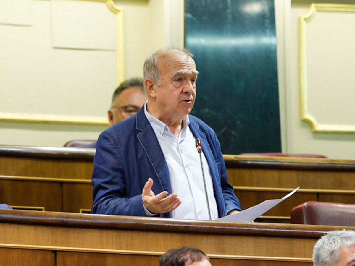 AHTak Arrasateko Lezetxiki kobazuloan eragindako kalteez azalpenak eskatu ditu EH Bilduk Kongresuan