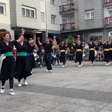 Dantza Astea: euskal dantzak eta sabel dantzak