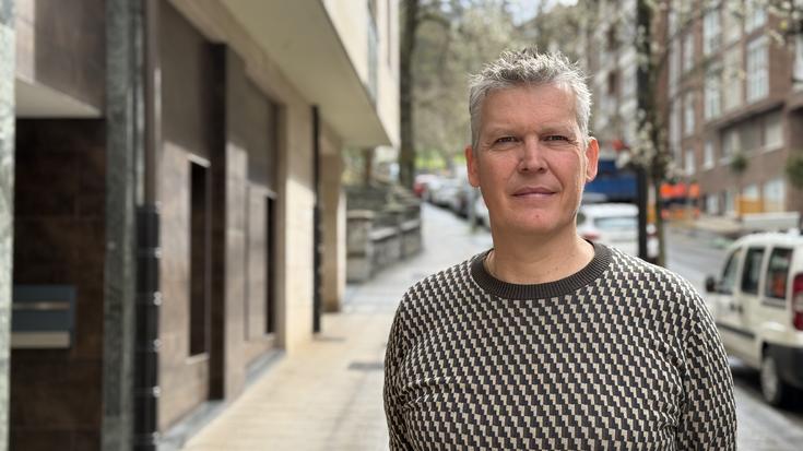 Yves Roos: "Kanpotik datozenei euskara ikastea gomendatuko nieke"
