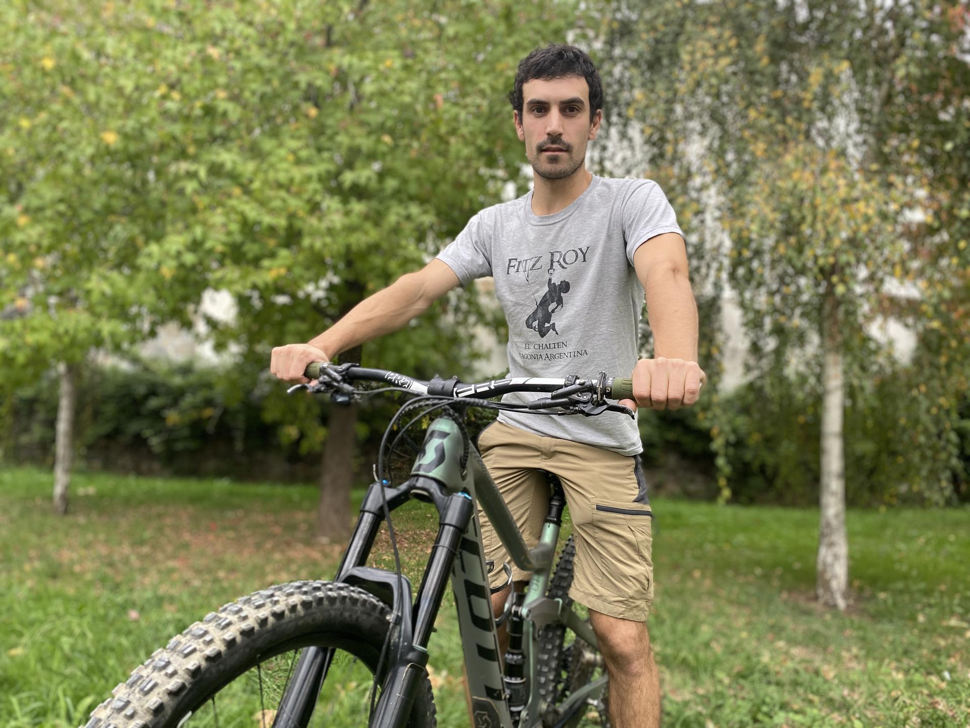 Iker Senar: "Enduroko jaitsieren adrenalina dut gustuko"