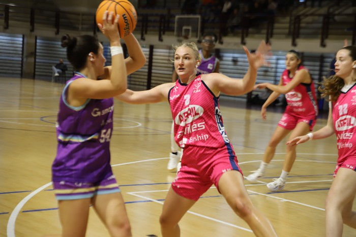 Kontrario zuzen Barakaldo izango du bihar aurrean Smartlog Ointxek