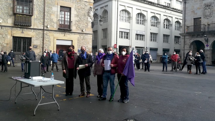 Martxanteren "omenaldi txikia" pentsiodunei: "Zuen borroka gurea ere bada"