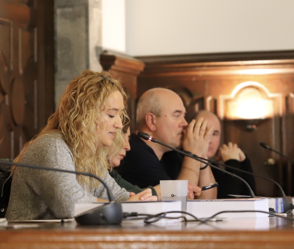 EH Bildu: "Gure dieten %80a alderdira doa, ez baikatoz politikara dirua irabaztera"
