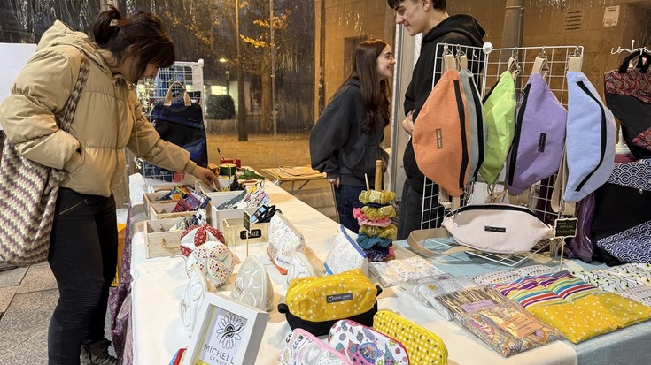 Eskuz egindakoak erakutsi dituzte Arrasateko artisauek