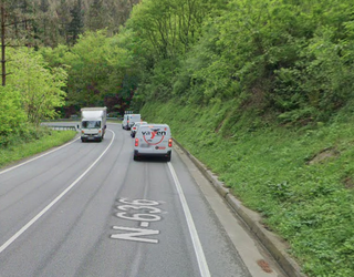 Errei bat itxi dute Kanpanzarren kamioi batek izandako matxuragatik