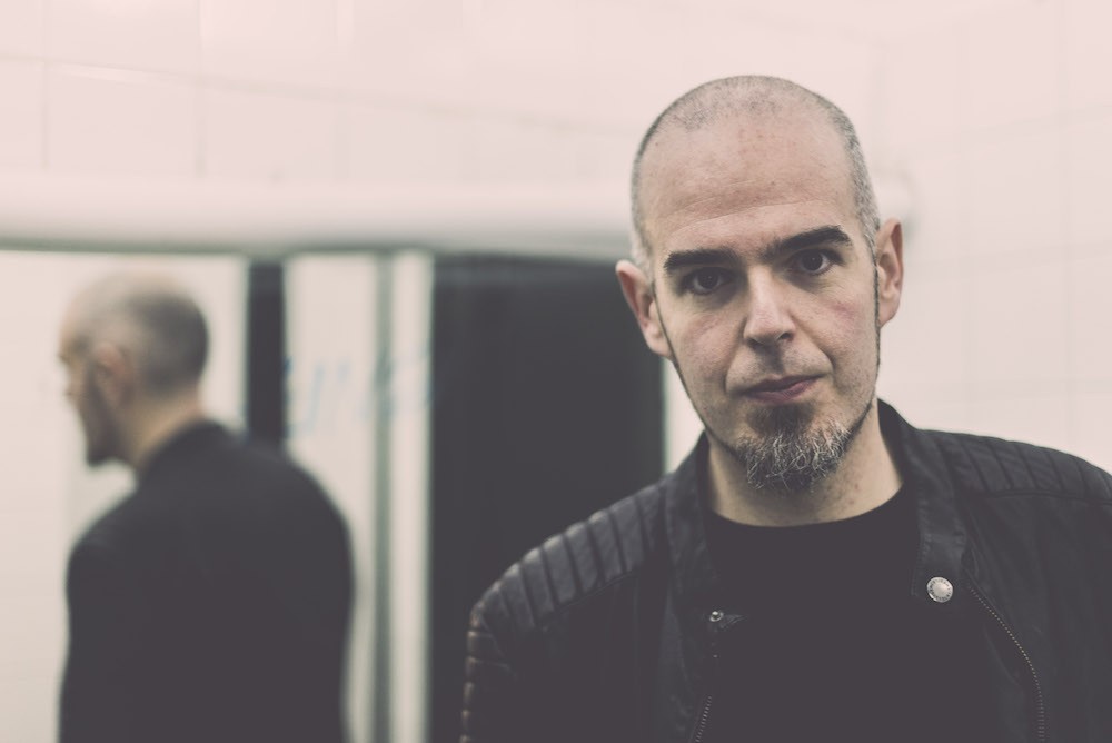 Zingira: Iñigo Ibarrondoren musika proiektu pertsonala 'Bidaia' lanean batuta 