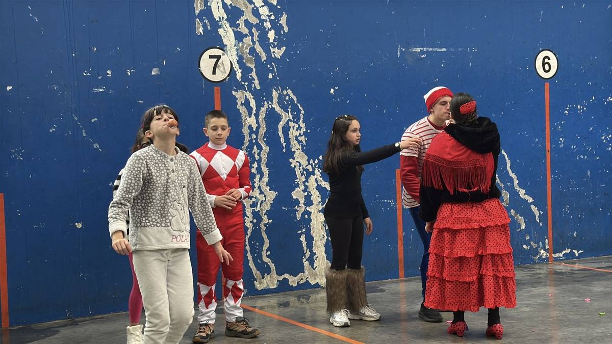 Mozorroa jantzi eta jolasera