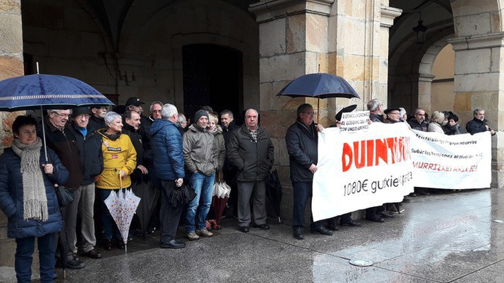 Pentsiodunen elkarretaratzea