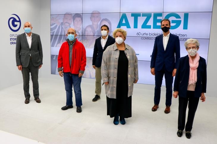 '60 urte bidelagunak biltzen' kanpaina aurkeztu du Atzegik, 60. urteurrena gogoan
