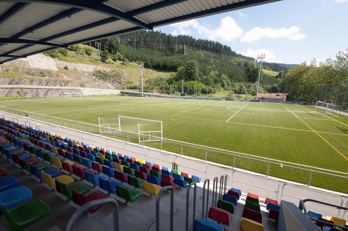 Gazte mailako partidu baten izandako arrazakeria mezuak eta errespetu faltak gaitzetsi ditu Mondrak