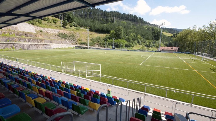 Gazte mailako partidu baten izandako arrazakeria mezuak eta errespetu faltak gaitzetsi ditu Mondrak