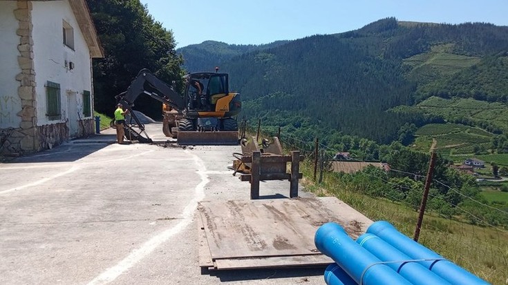Beste hodi bat ari dira sartzen Urrutxuko depositutik behera