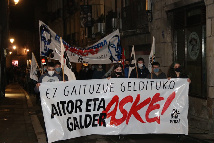 Galder Barbado eta Aitor Zelaia "aske uztea" exijitu dute Bergaran, Ernaik deitutako manifestazioan