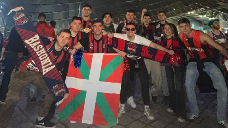 Julen Olaizola: "Azaroan antolatu genuen Errege Kopa ikusteko bidaia; ospakizuna izugarria izan zen"