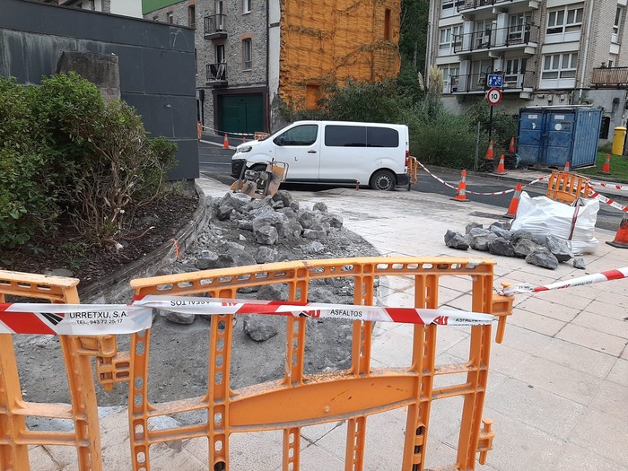 Bergarako San Antonioko biribilgunetik Urteaga kalearen amaierarainoko bidegorriko lanekin hasi dira
