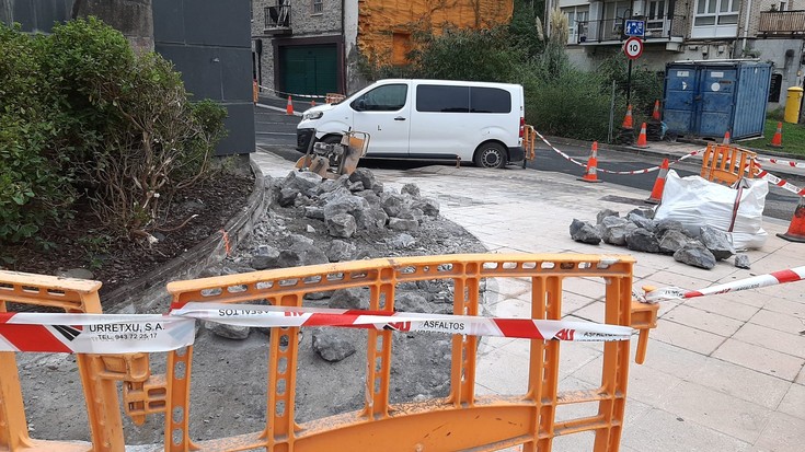Bergarako San Antonioko biribilgunetik Urteaga kalearen amaierarainoko bidegorriko lanekin hasi dira