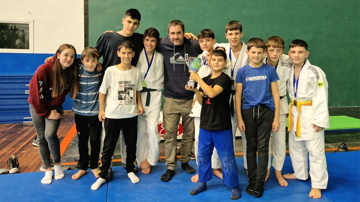 Desoreka judo klubeko infantilen mutil taldea Gipuzkoako judo txapeldunak izan ziren