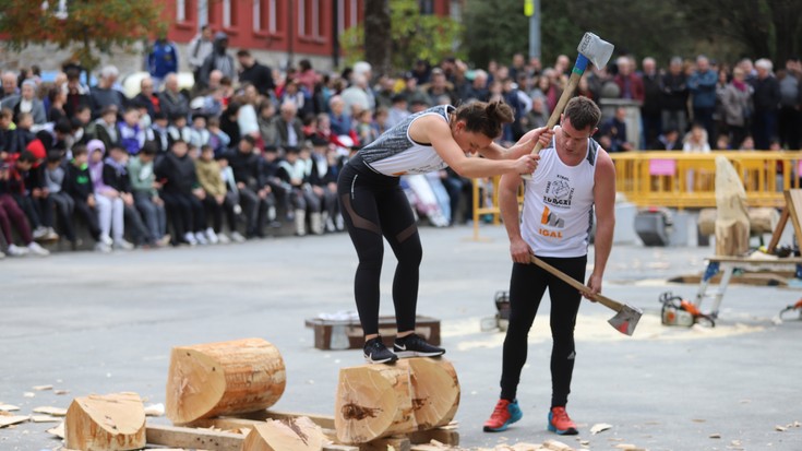 Aurtengo santamasetan ere ez da faltako Zaldibarko herri kirol erakustaldia