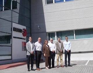 Eider Mendoza diputatu nagusiak Fagor Automationen instalazioak bisitatu ditu