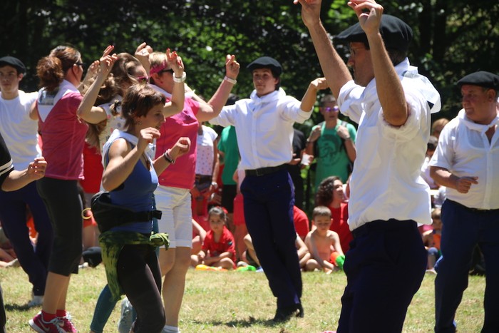 Dena prest San Martzial jaietarako