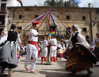 Debagoieneko Helduen Dantzari Eguna, argazkitan