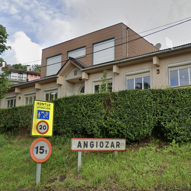 Angiozarko eskolara bisita